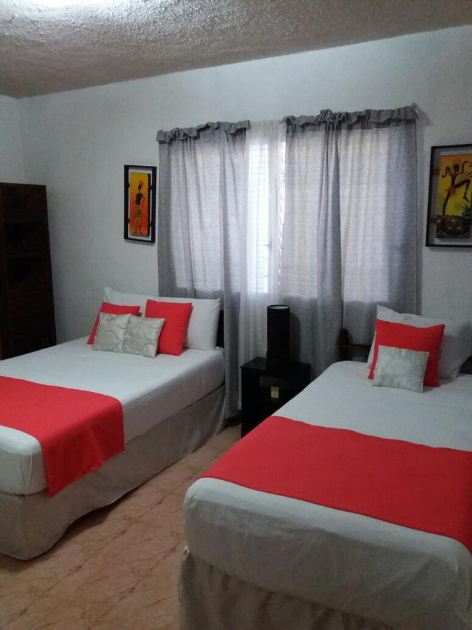 Room In Cancun Stadium מראה חיצוני תמונה